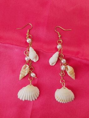 Natural Seashell & Acrylic Pearl Drop Earrings - Gold-plated Chain Earrings
